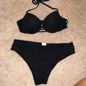 Size SMALL- Hollister bikini SET